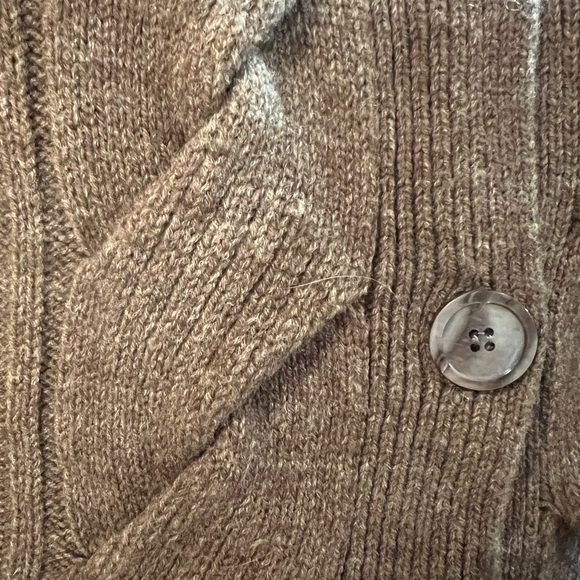 Cropped Wool Knit Sweater - Picture 7 of 10